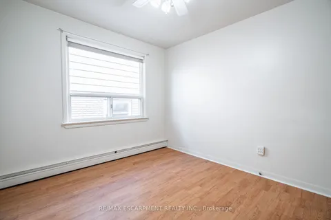 543 Tate Ave, Hamilton, ON L8H 6L1