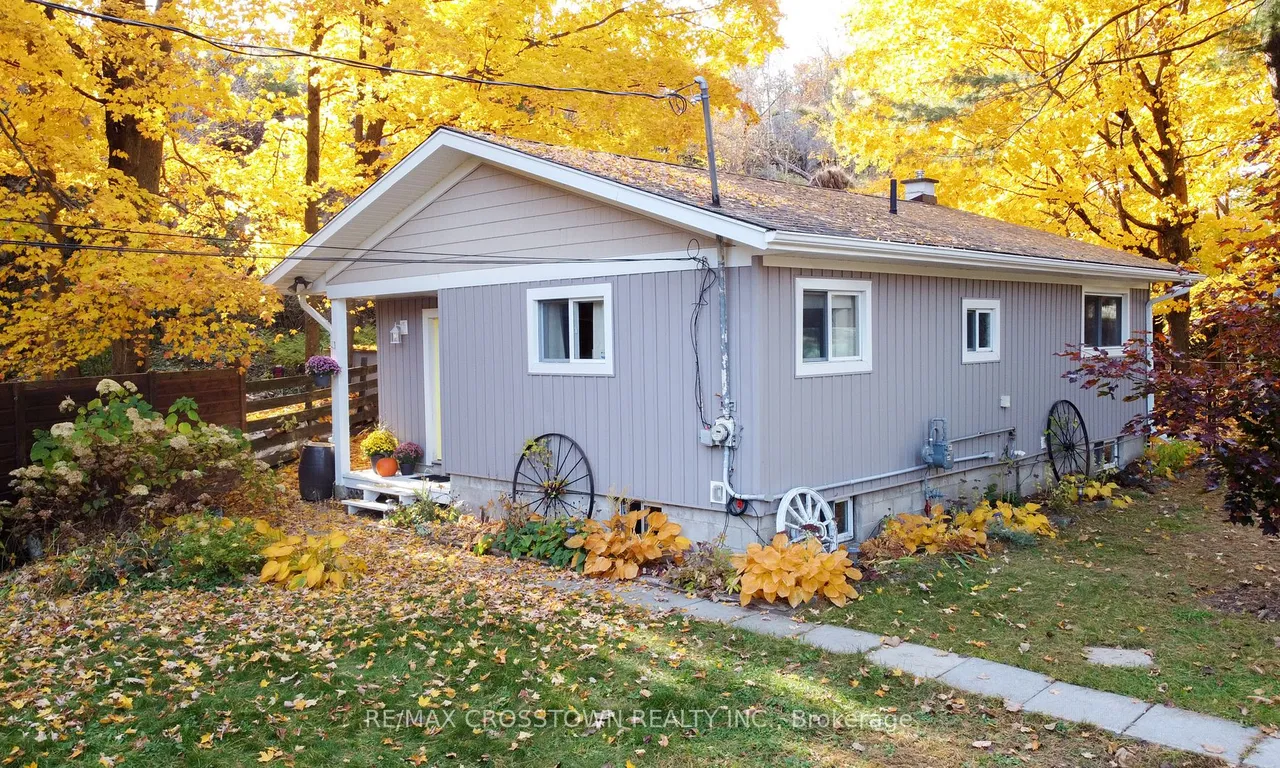 1001 Evergreen Crt, Gravenhurst, ON P1P 1R1