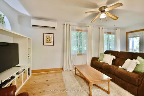 1001 Evergreen Crt, Gravenhurst, ON P1P 1R1