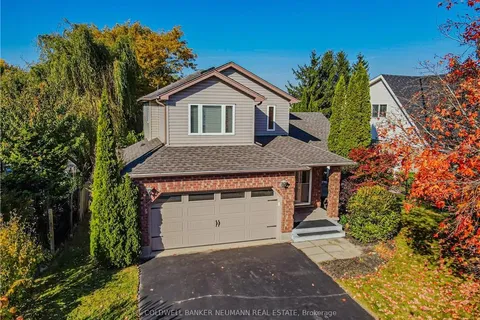 83 Pheasant Run Dr, Guelph, ON N1C 1E4