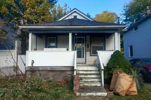 131 Russell Ave, St. Catharines, ON L2R 1W2