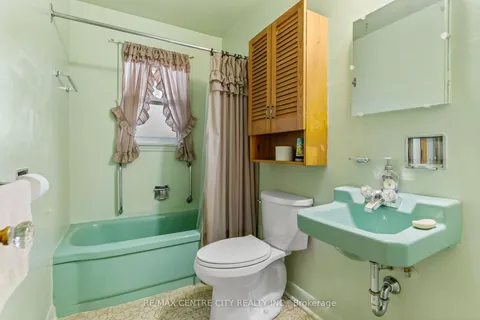 1577 Hansuld St, London, ON N5V 1Y4
