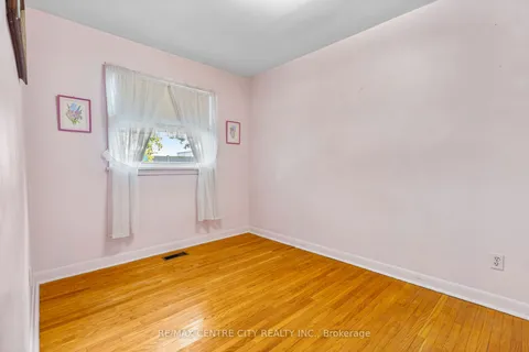 1577 Hansuld St, London, ON N5V 1Y4