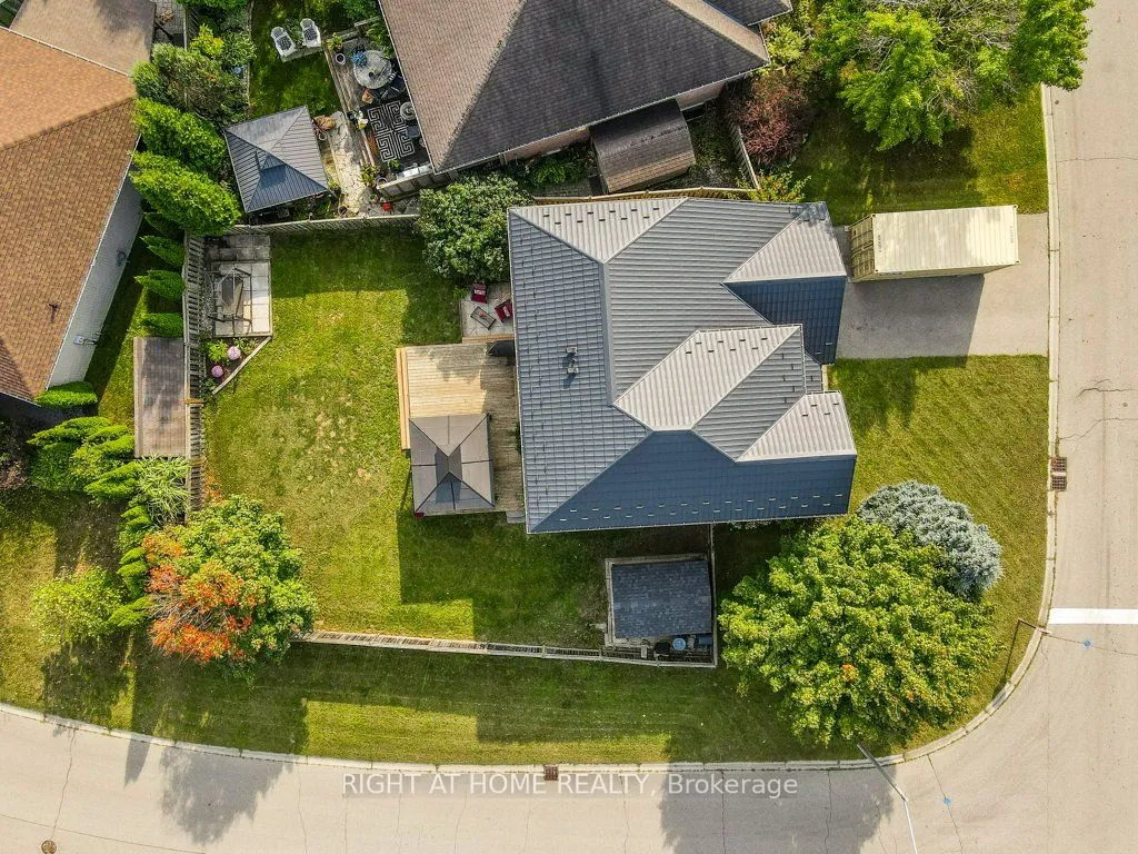 210 Dundas St, Brant, ON N3L 4H3