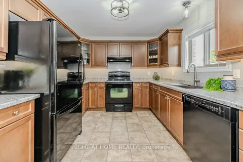 210 Dundas St, Brant, ON N3L 4H3