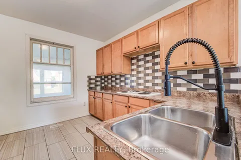 285 Courtland Ave, Kitchener, ON N2G 2V8