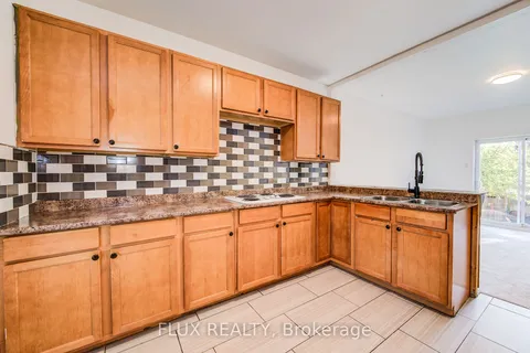 285 Courtland Ave, Kitchener, ON N2G 2V8