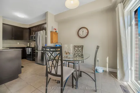 541 Winston Rd, Grimsby, ON L3M 0C5