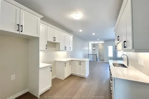 43 Athabaska Dr, Belleville, ON K8N 0T1