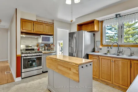 118 Parkdale Ave, Smith-Ennismore-Lakefield, ON K9L 1K4