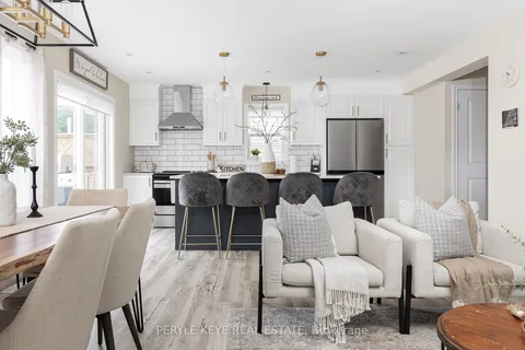 240 Wild Rose Dr, Gravenhurst, ON P1P 0B4