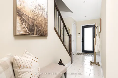 240 Wild Rose Dr, Gravenhurst, ON P1P 0B4