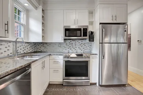 87 Simeon St, Kitchener, ON N2H 1S4