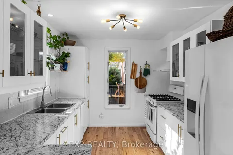 231 Bellevue St, Peterborough, ON K9H 5E6