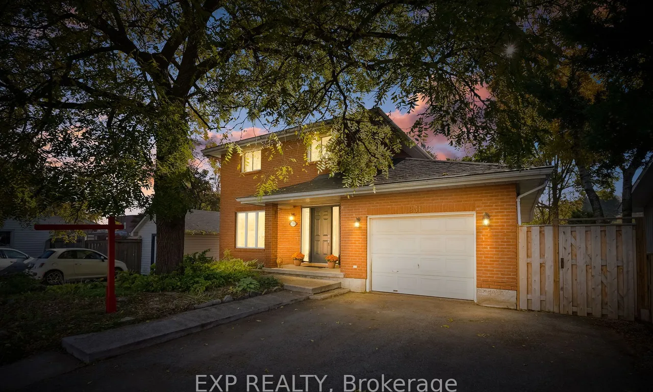 231 Bellevue St, Peterborough, ON K9H 5E6