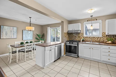 214 Rawdon St, Brantford, ON N3S 6G2
