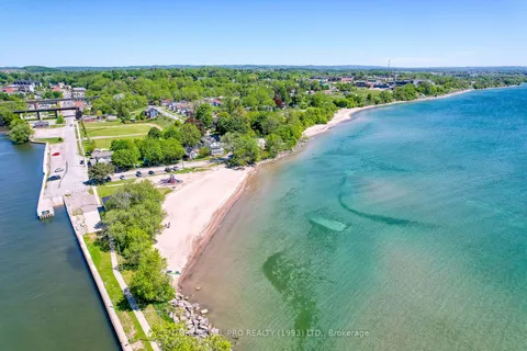 14 Alexander St, Port Hope, ON L1A 1B2