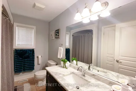 712 DOMINION Rd, Fort Erie, ON L2A 1G8