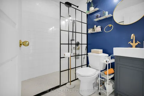 66 Langarth St, London, ON N6J 1P4