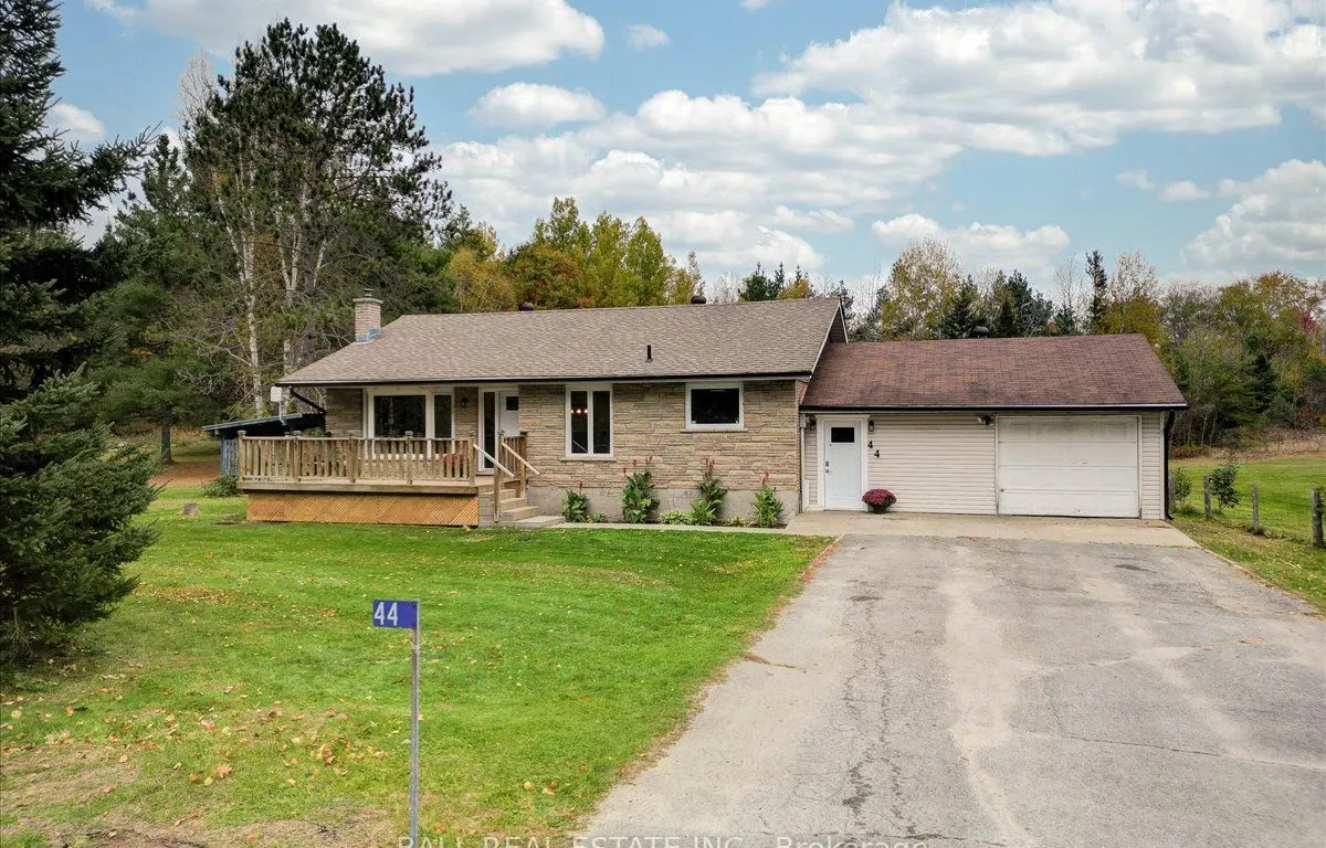 44 Alexander Crt, Bancroft, ON K0L 1C0