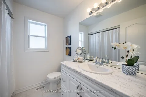 525 Hayward St, Cobourg, ON K9A 3N5