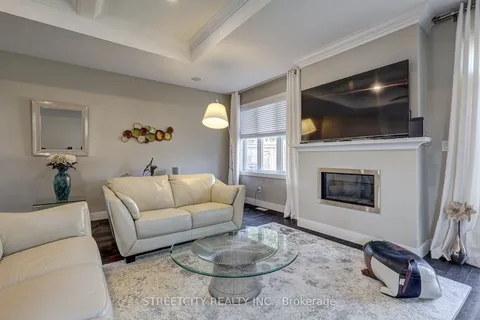 265 1/2 Harris St, Ingersoll, ON N5C 1Y5