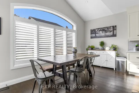 270 Main St, Grimsby, ON L3M 0B3