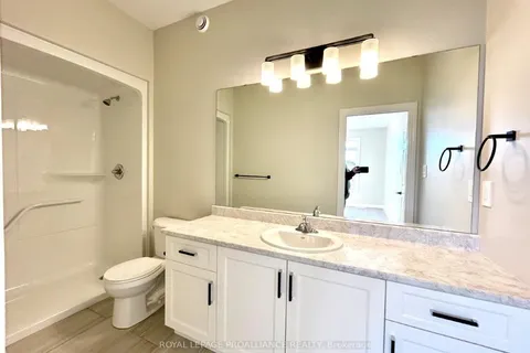118 Athabaska Dr, Belleville, ON K8N 0V6