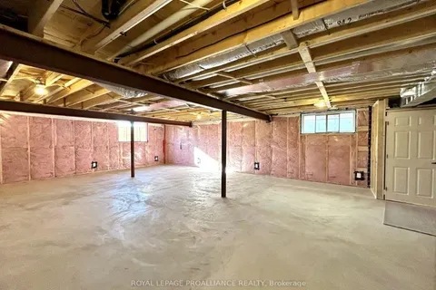 118 Athabaska Dr, Belleville, ON K8N 0V6