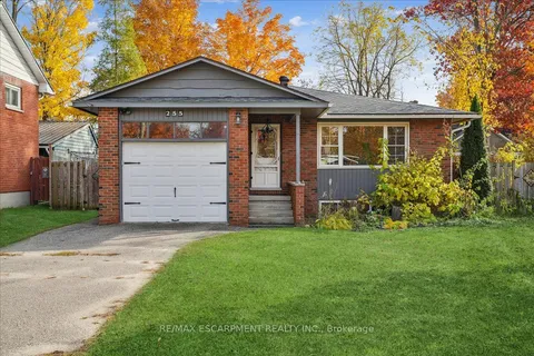 255 Brown St, Gravenhurst, ON P1P 1G5