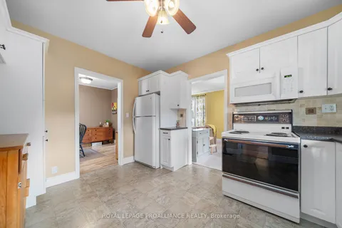 2 Ponton St, Belleville, ON K8P 3T3