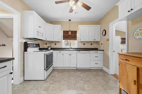 2 Ponton St, Belleville, ON K8P 3T3
