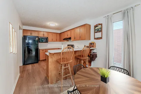 53 Thompson Dr, Guelph, ON N1E 7A2