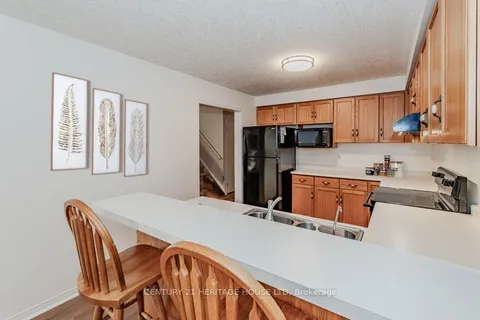 53 Thompson Dr, Guelph, ON N1E 7A2