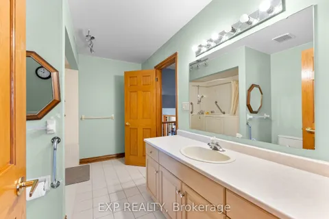 7737 Mount Carmel Boulevard, Niagara Falls, ON L2H 2Y3