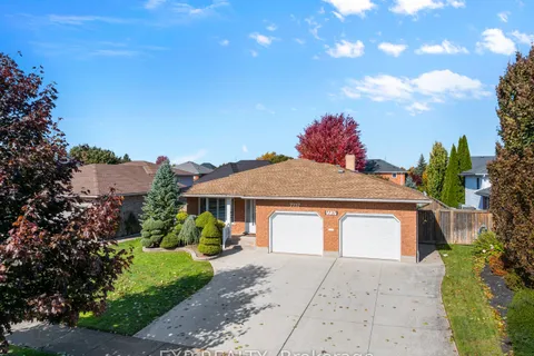 7737 Mount Carmel Boulevard, Niagara Falls, ON L2H 2Y3