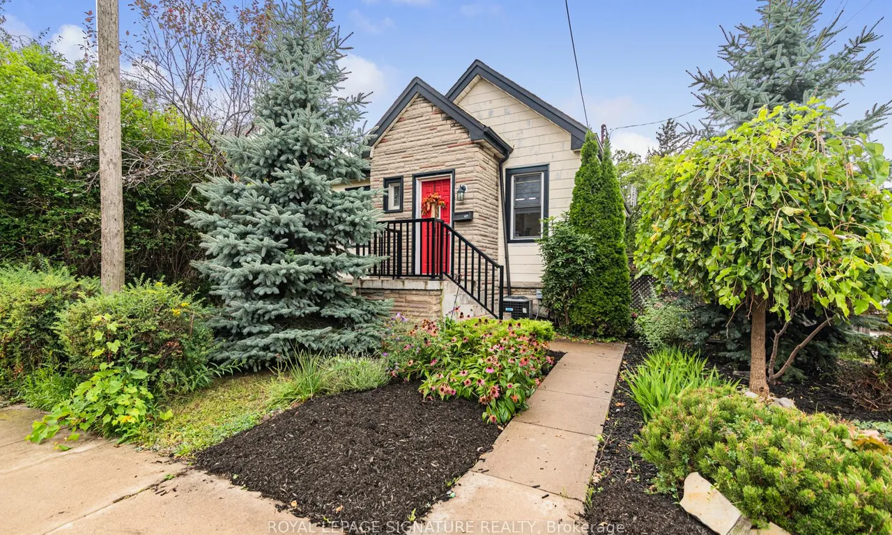 62 East 14th St, Hamilton, ON L9A 4B5