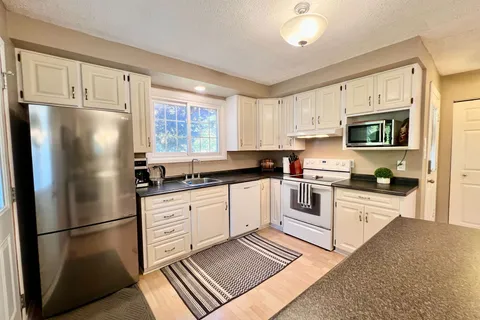 45 Edgehill Rd, Belleville, ON K8N 2K8