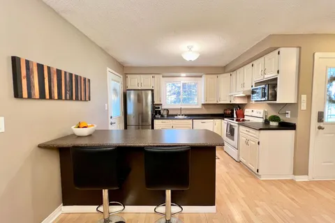 45 Edgehill Rd, Belleville, ON K8N 2K8