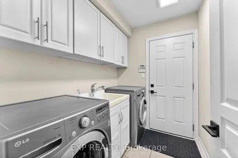 5743 Jake Cres, Niagara Falls, ON L2H 0G3
