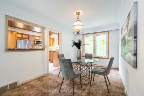 112 Bertram Dr, Hamilton, ON L9H 4T7