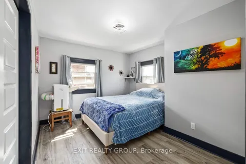 34 Strachan St, Belleville, ON K8P 1W8