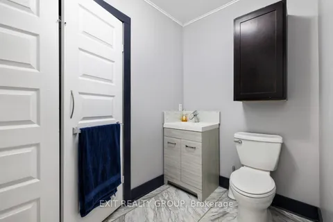 34 Strachan St, Belleville, ON K8P 1W8