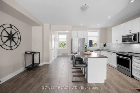 45 Rockmount Cres, Gravenhurst, ON P1P 0A2