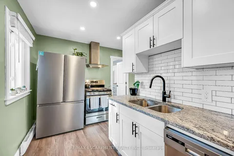 70 Sixth Ave, Brantford, ON N3S 1A9