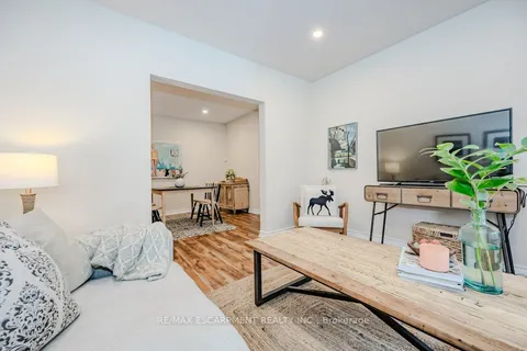 63 Beechwood Ave, Hamilton, ON L8L 2S5