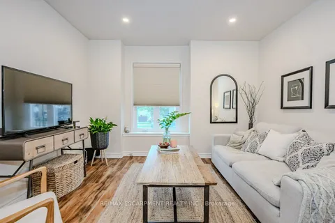 63 Beechwood Ave, Hamilton, ON L8L 2S5