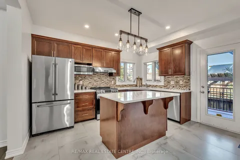 48 Isaiah Dr, Kitchener, ON N2E 0B2