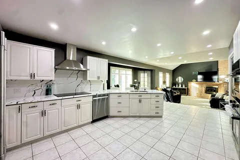 635 Grand View Ave, London, ON N6K 3G1