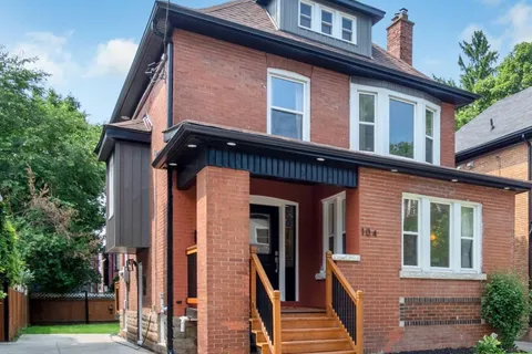 104 Fairholt Rd, Hamilton, ON L8M 2T7